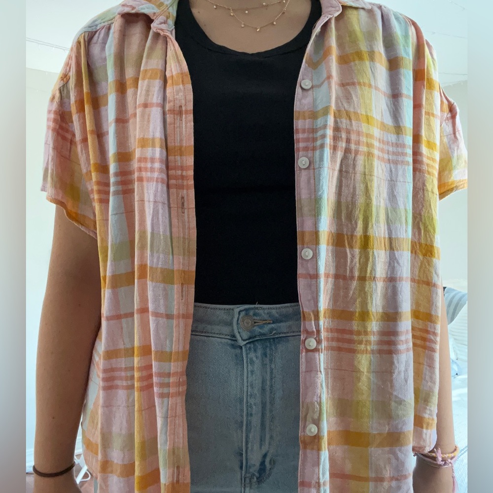 American Eagle Short Sleeve Summer Plaid-Size: Medium